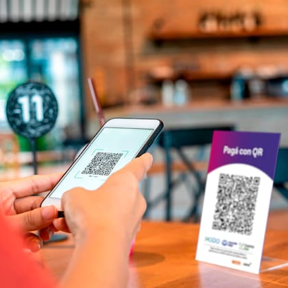 Este año entró en vigencia la plena interoperabilidad de los códigos QR para pagos con tarjeta de crédito