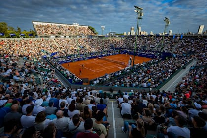 Este año, por la atracción generada por Alcaraz, el court central del BALTC presentó una tribuna tubular, con capacidad para 850 espectadores