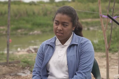 Este año, Ruth no se llevó ninguna materia. Todos los días hace el esfuerzo de ir caminando o en bicicleta a la escuela, con la esperanza de en el futuro poder recibirse y conseguir un trabajo.