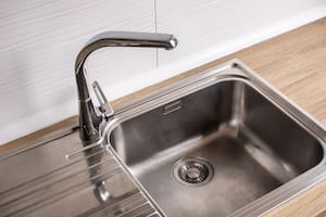 Este artículo sirve para limpiar los trituradores de basura de la cocina