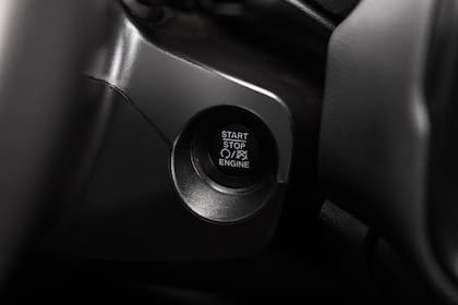 Este auto se enciende a través del botón start&stop