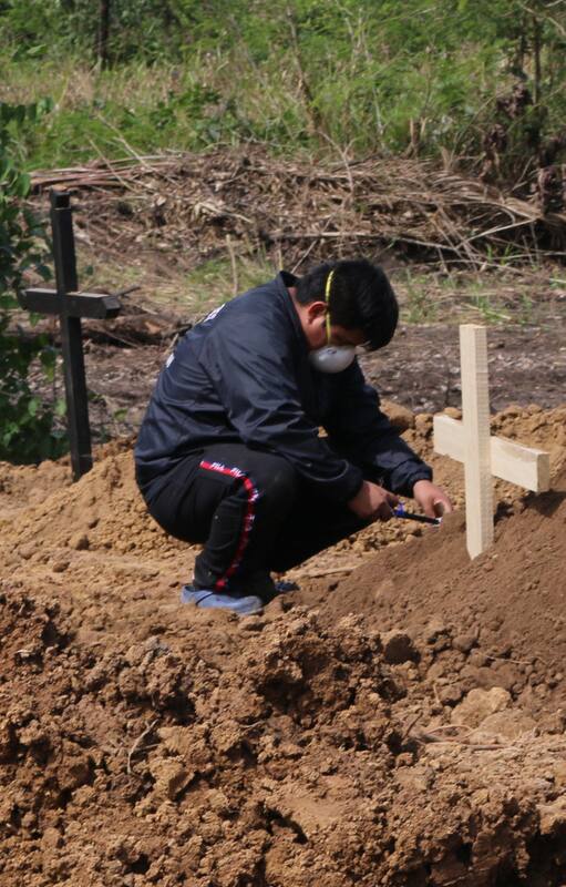 Este cementerio improvisado en Beni, en la Amazonía boliviana, se hizo exclusivo para las víctimas de Covid19. Crédito: Ricardo Gutiérrez