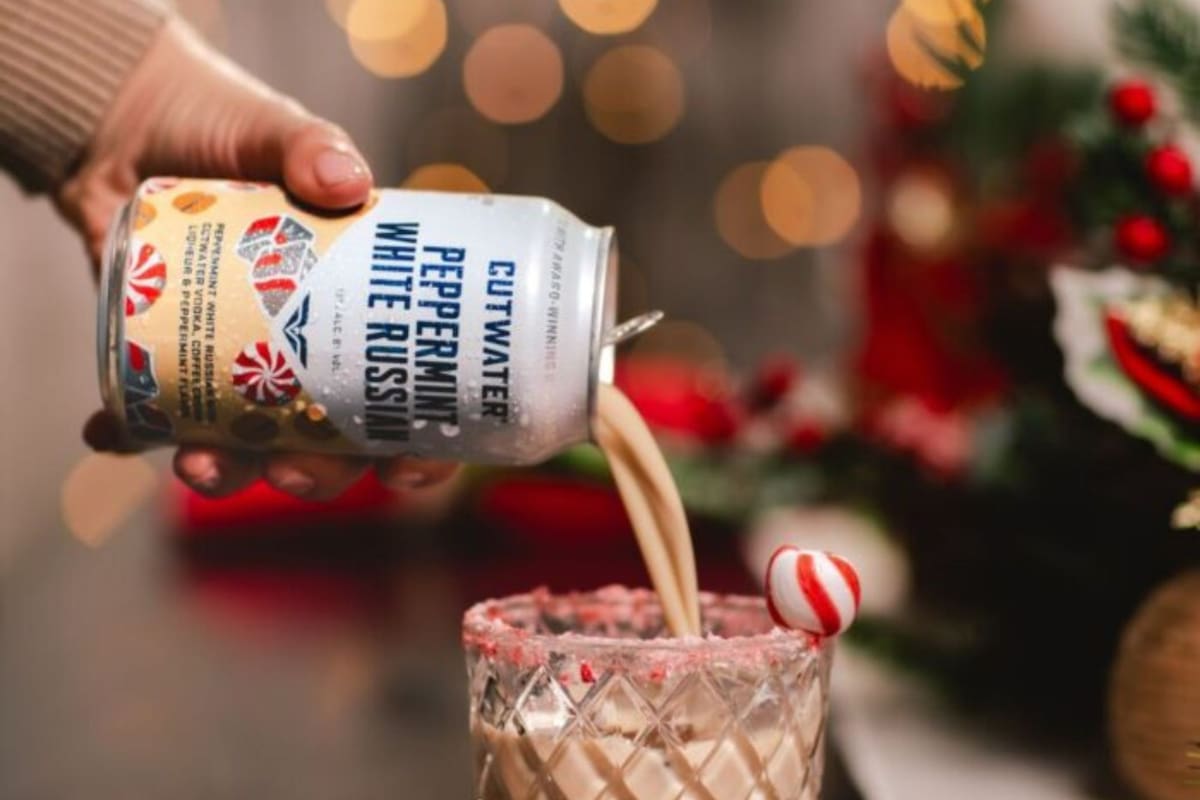 Este cóctel combina vodka, licor de crema de café y un poco de menta (Trader Joe’s)