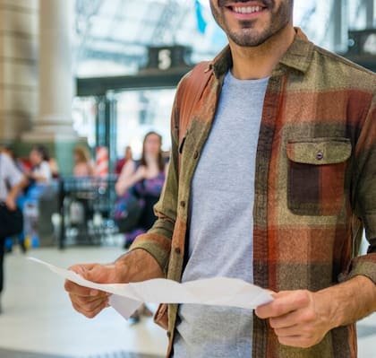 Este decreto afectaría también a trabajadores calificados con visas legales.