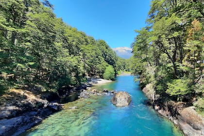 Este destino ofrece diversas playitas y rincones pintorescos a lo largo del curso del río