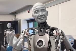 Este es Ameca, el androide que tiene la capacidad de emular gestos, movimientos y expresiones humanas