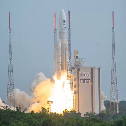 Este es el momento del lanzamiento del explorador Juice a bordo del cohete Ariane-5.