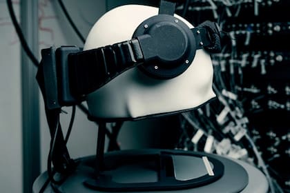 Este es el prototipo no invasivo que utilizó Facebook para sus pruebas de interfaz cerebro máquina