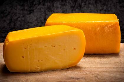 Este estudio sugiere que hay una relación entre el consumo de queso y dejar de roncar