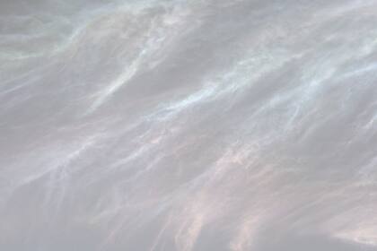 Este fenómeno de Marte ocurre por cómo le pega el sol al cristal de las nubes