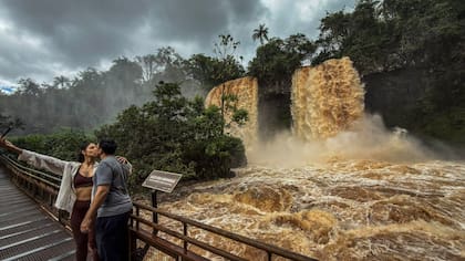 Este jueves 15 de octubre, tras dos cierres en la semana por la crecida, Iguazú reabrió y recibió a más de 5.000 personas