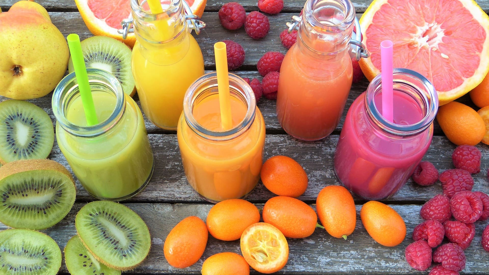 El jugo de tomate posee péptidos antimicrobianos que desempeñan un papel crucial a la hora de combatir infecciones producidas por bacterias, hongos y virus