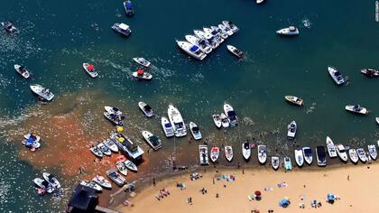 Este lago de Georgia recibe millones de visitantes