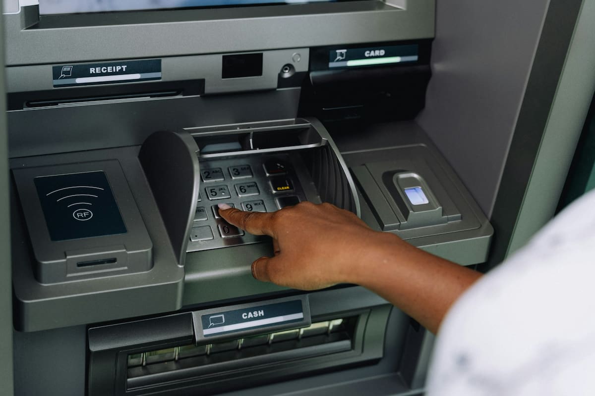 Este lunes podría estar afectado el servicio (Unsplash/Ali Mkumbwa)