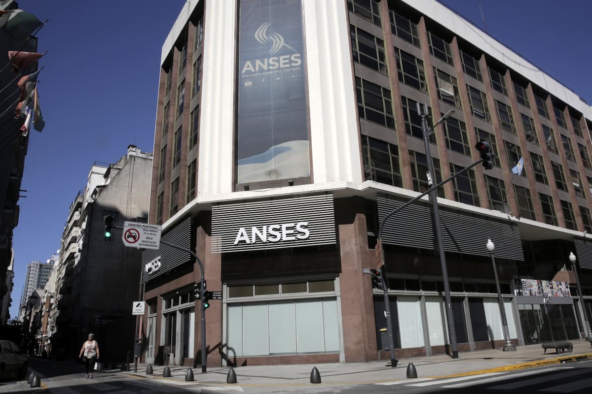 Este martes 7 de julio cobran sus prestaciones de Anses los beneficiarios cuyos DNI coincidan con el calendario