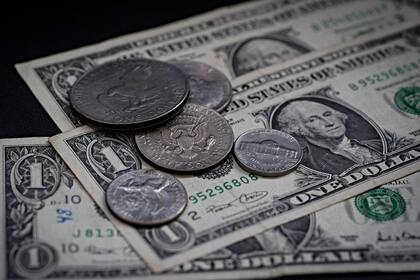 Este martes, el dólar registra un debilitamiento frente a las principales monedas del mundo