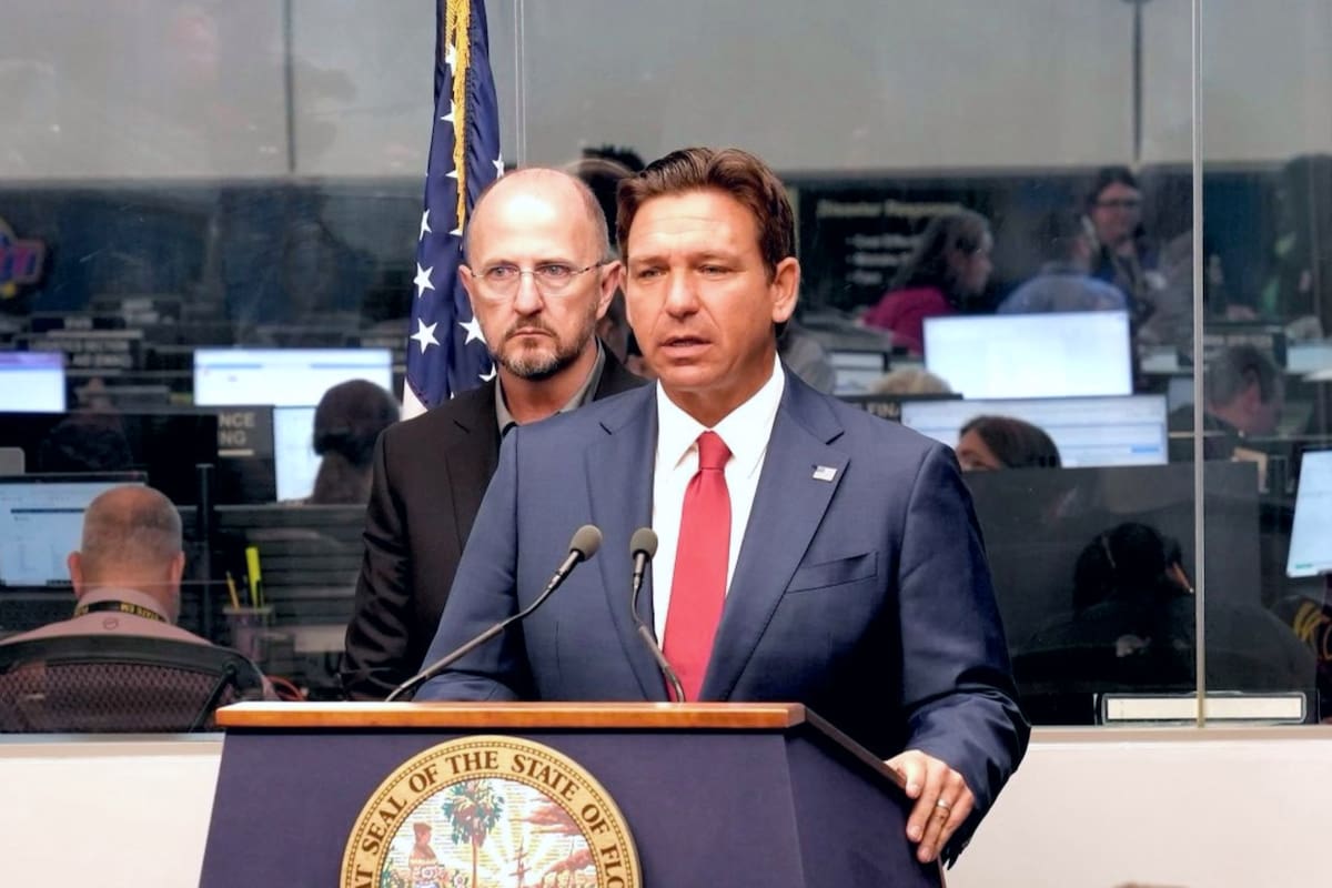 Este martes, el gobernador de Florida, Ron DeSantis, aumentó el número de condados bajo estado de emergencia