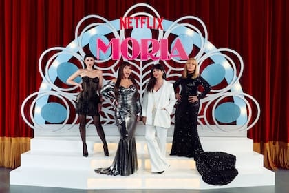 Este martes, Netflix presentó Moria, la nueva serie de ficción hecha en Argentina inspirada en la vida de Moria Casán, en una proyección especial en el Teatro Lola Membrives, previo a su estreno global el 14 de agosto
