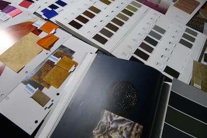 Este material es utilizado para generar nuevos textiles tanto para indumentaria como para desarrollar alfombras.