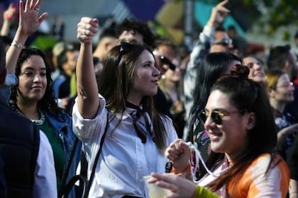 Este miércoles 21 de enero, Afters BA llega a Plaza Dorrego (San Telmo) con sets de Matteo Turnes y Saavedra Funk, además de promociones y descuentos en locales gastronómicos del barrio