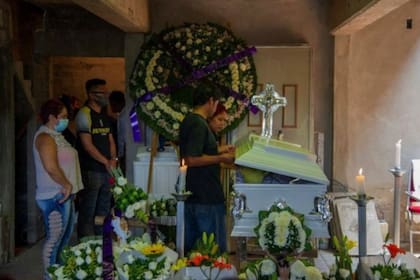 Este miércoles, la familia despidió a Brandon Giovanny en su funeral