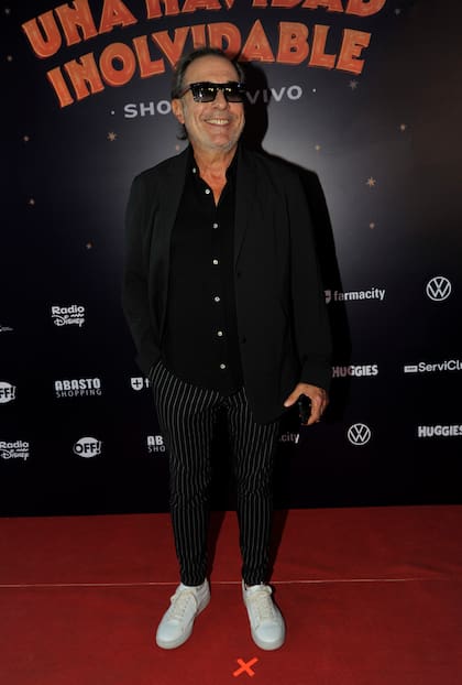 Este miércoles por la tarde, Guillermo Francella se acercó, junto a otras personalidades, al complejo de Ciudad Universitaria para disfrutar de una función exclusiva de Disney celebra una Navidad inolvidable