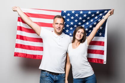 Este nuevo proceso ayudará a ciertos cónyuges e hijos no ciudadanos a solicitar la residencia permanente legal