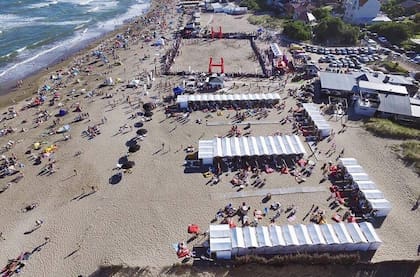 Este parador ofrece múltiples atracciones, entre ellas su restaurant junto al mar