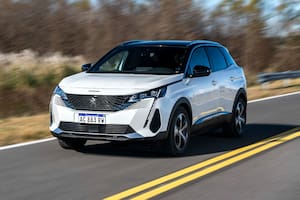 Este Peugeot 3008 Hybrid4 conserva las mismas líneas que la versión GT Line del modelo