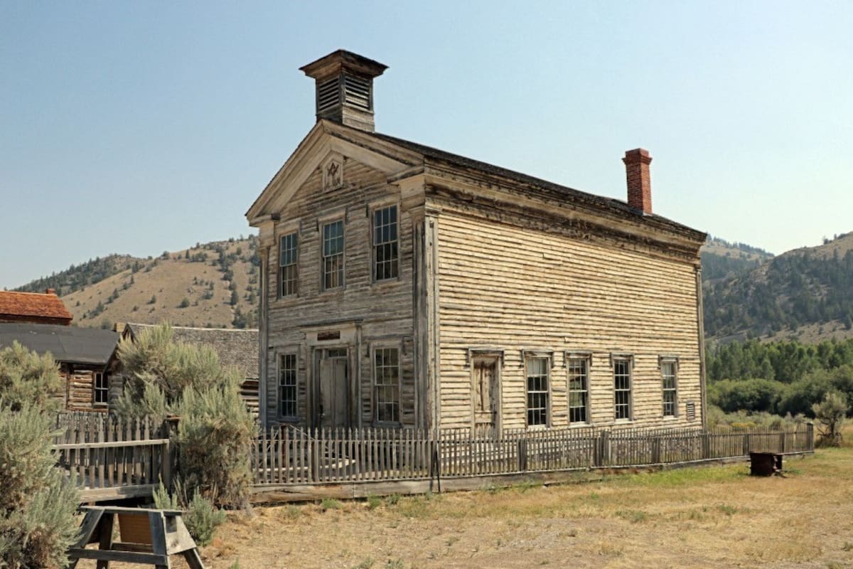 Este pueblo fantasma atrae la atención de miles de visitantes en Montana (Instagram/@kamijedi)