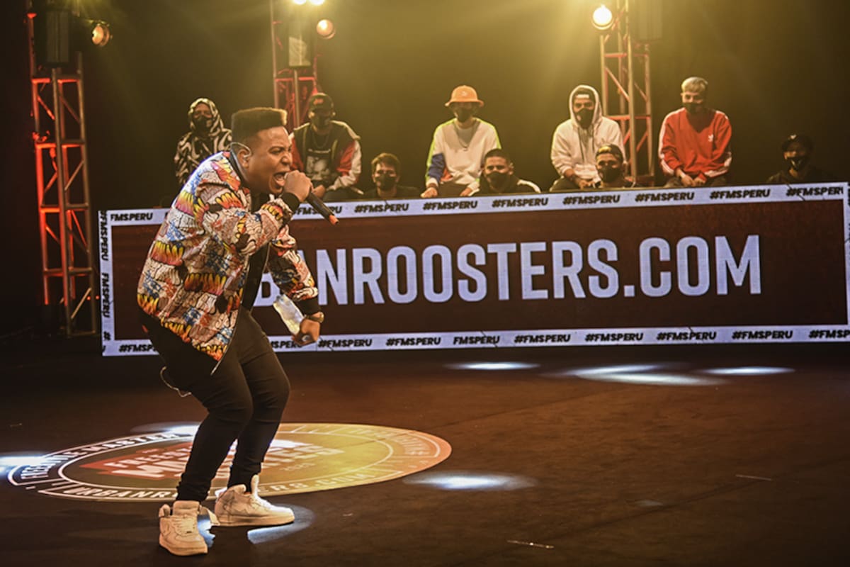 Este sábado comienza la FMS en Argentina, la liga de freestyle más importante de iberoamérica. Como en la edición de Perú (foto), en Buenos Aires los raperos fueron sometidos a test de Covid-19 y deberán usar barbijo cuando no están compitiendo, entre otras medidas de seguridad