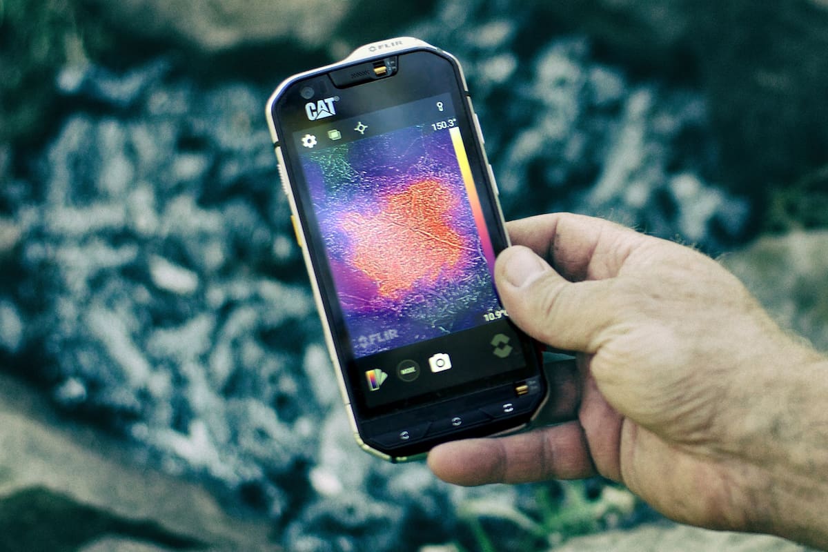 Este smartphone todo terreno puede soportar caídas desde 1,8 metros y puede estar sumergido bajo 5 metros de agua durante una hora