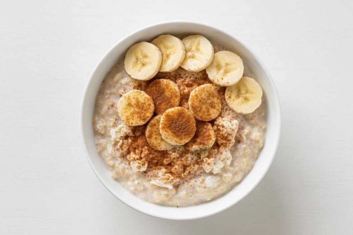 Este tipo de preparación se ha popularizado entre quienes buscan ganar masa muscular de forma saludable, ya que combina carbohidratos, proteínas y nutrientes esenciales para el organismo