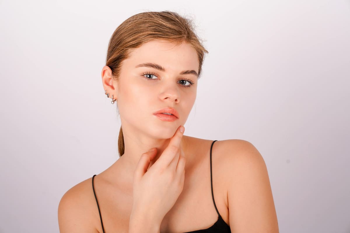 Este truco de belleza en esencial para cuidar la piel de manchas, enrojecimiento y quemaduras (imagen ilustativa)