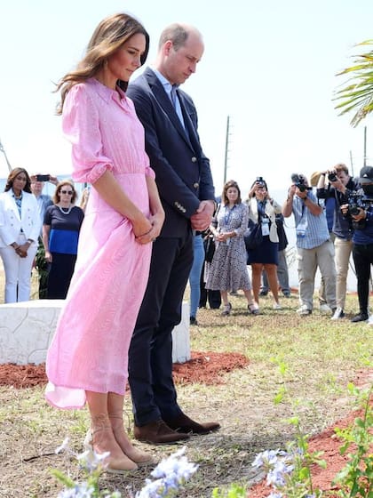 Este vestido de la marca Rixo se agotó en la tienda online después de que Kate lo llevara