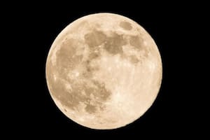 Este viernes 1° de mayo hay Luna llena, que es conocida como la "Luna de las Flores"
