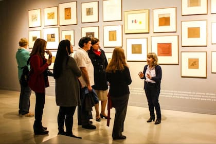 Este viernes, las galerías de arte de Retiro y Recoleta reciben al público con visitas guiadas por sus muestras