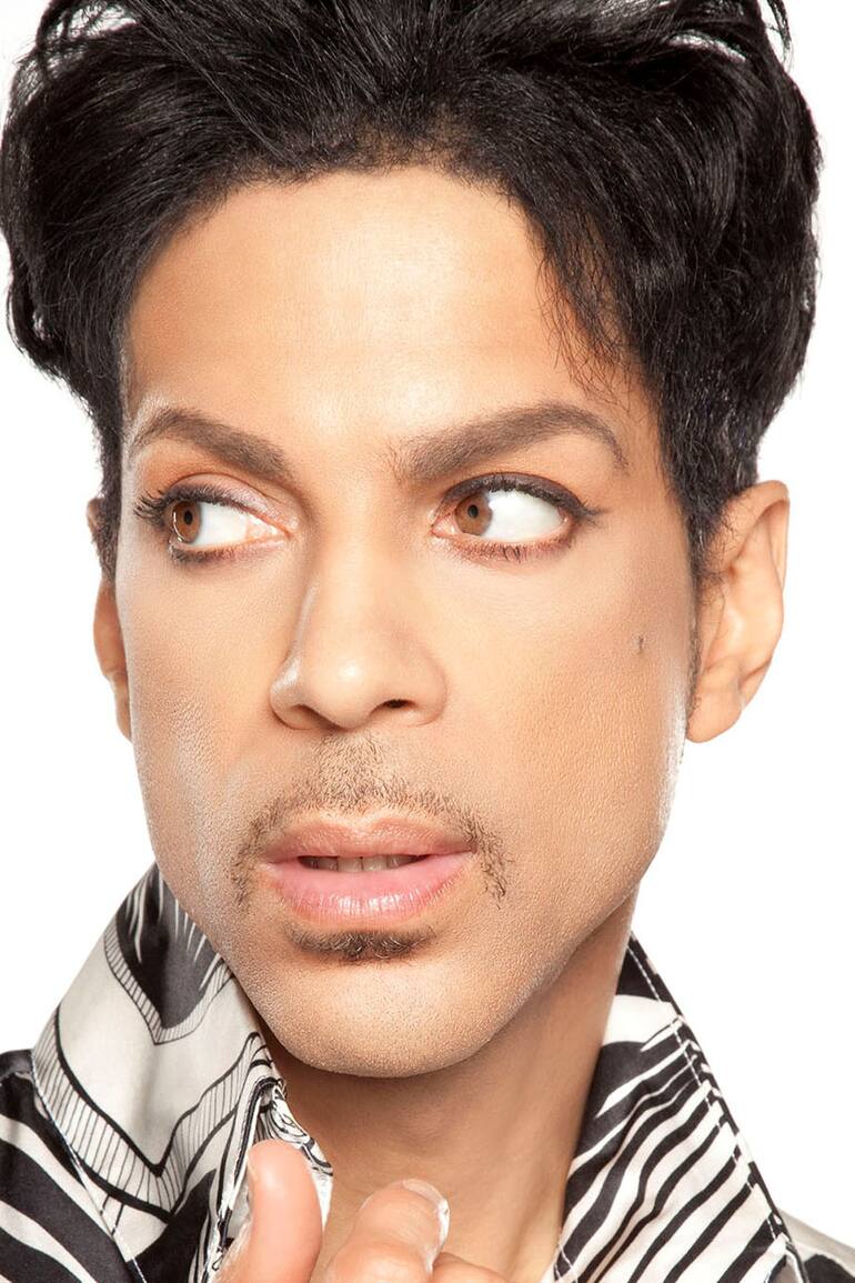 Este viernes sale Welcome 2 America, un disco que Prince grabó y "cajoneó" en 2010 y que está llamado a ser uno de los mejores de la temporada... once años después