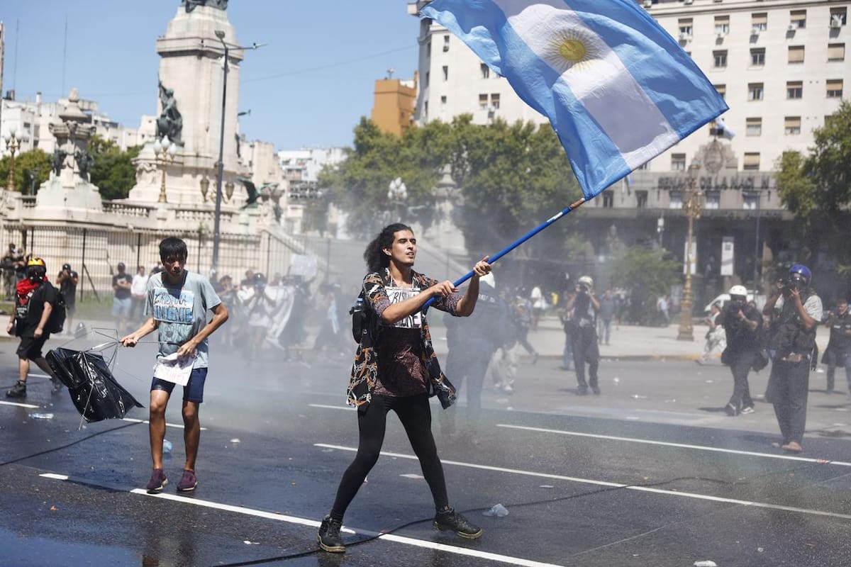Este viernes se registraron incidentes afuera del Congreso