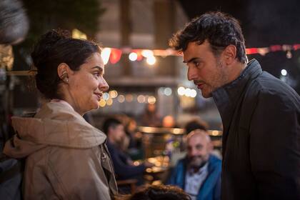 Esteban Meloni y la brasileña Raquel Karro, en La Chancha, que se estrenará el jueves 28 de mayo en cine.ar