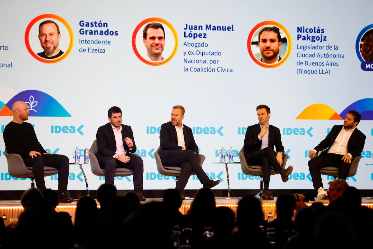 Esteban Allasino, intendente de Luján de Cuyo; Leonel Chiarella, intendente de Venado Tuerto y presidente de la UCR Nacional; Gastón Granados, intendente de Ezeiza; Juan Manuel López, abogado y ex-diputado nacional por la Coalición Cívica; Nicolás Pakgojz, legislador de la Ciudad Autónoma de Buenos Aires