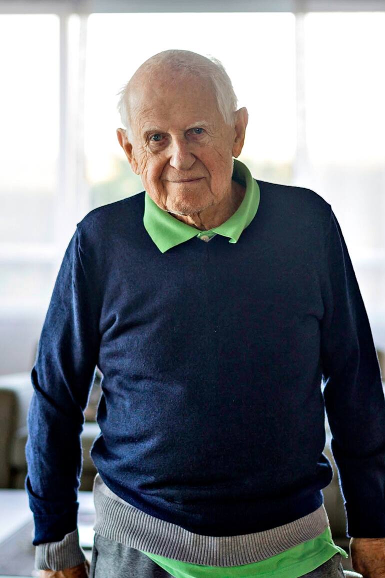 Esteban Bergner, estuvo en el tren que negoció Rudolf Kastner, el abogado judío que acordó con Adolf Eichmann, el armado de un tren para salvar a 1000 familias judías a 1000 dólares cada una. Esto se llamó "El tren de Kastner" o "El tren del millón de dólares"