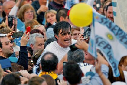 Esteban Bullrich con la gente, en el acto en el Obelisco