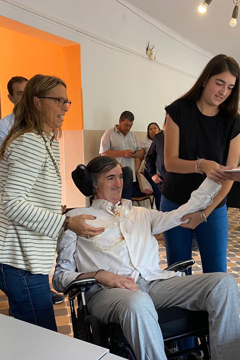 Esteban Bullrich fue a votar junto a su mujer, Uque Sequeiros, y su hija, Margarita