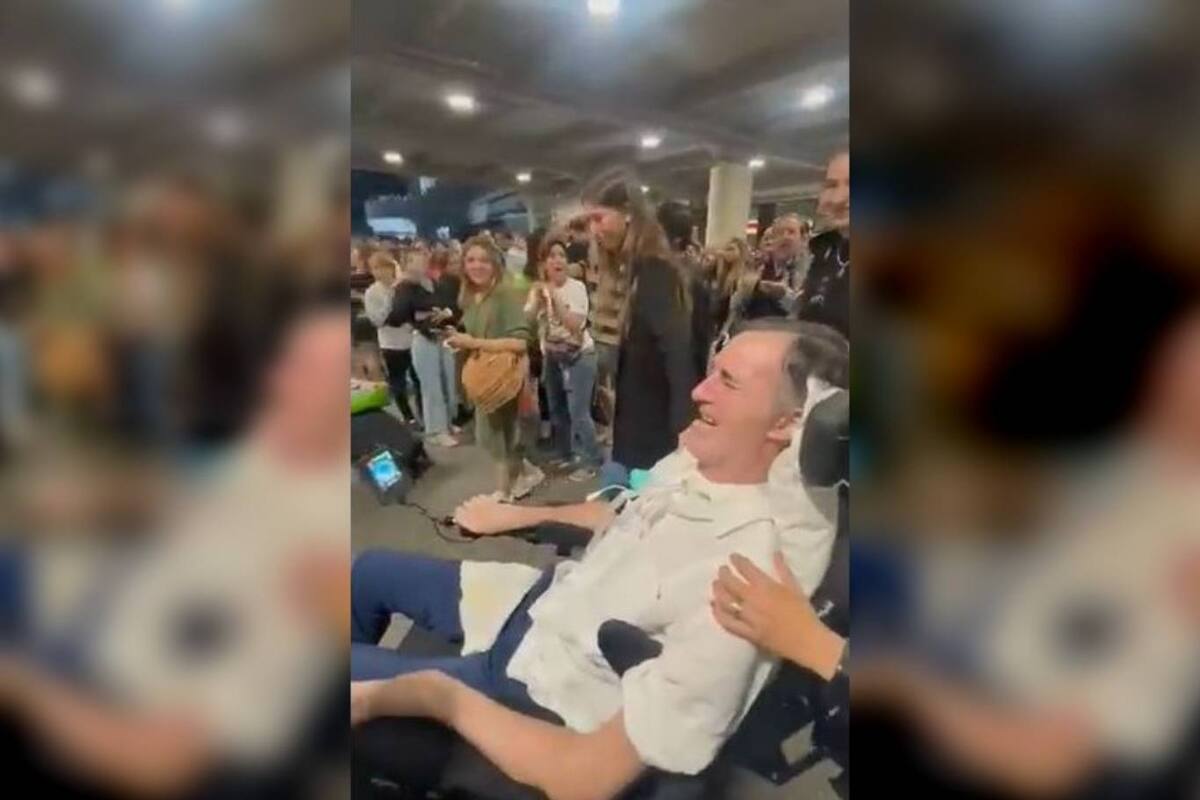 Esteban Bullrich sale del concierto de Coldplay en el Monumental acompañado por el aplauso de la multitud