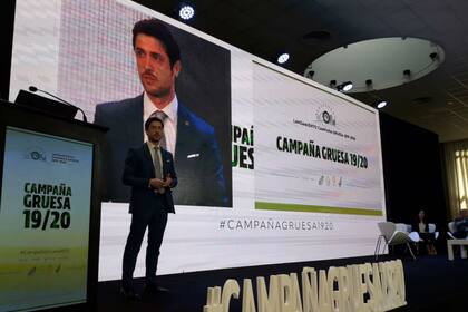 Esteban Copati en la presentación de las proyecciones