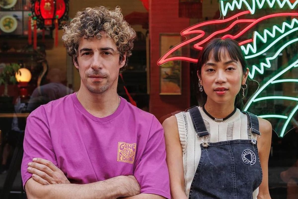 Esteban Lamothe y la actriz Débora Nishimoto fueron vistos juntos y empezaron a surgir rumores de romance (Foto: Instagram @estebanlamothe)