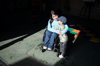 Estefanía dice que adoptar es darle una familia a un niño y que es por eso que el sistema de adopción debe dar herramientas y apoyos a quienes aspiren a ser sus padres