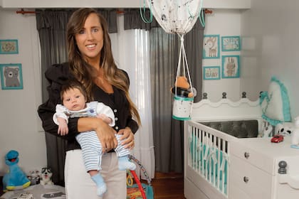 Estefanía Pasquini Cormillot y su hijo Emilio
