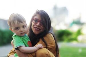 Estefanía y uno de sus hijos.